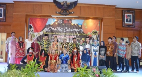 closing_ceremony_of_international_student_program_love_indonesia_through_its_culture.jpg