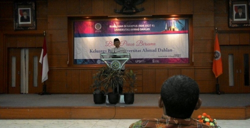 dahlan_rais_the_diffeence_between_state_and_muhammadiyah_schools_uad.jpg