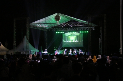 penampilan_dhyo_haw_di_milad_uad_57.jpg