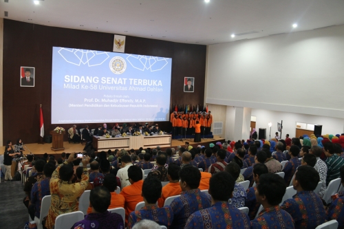 sidan_senat_terbuka_uad_dalam_rangka_milad_ke-58_dan_laporan_tahunan_rektor_2018.jpg