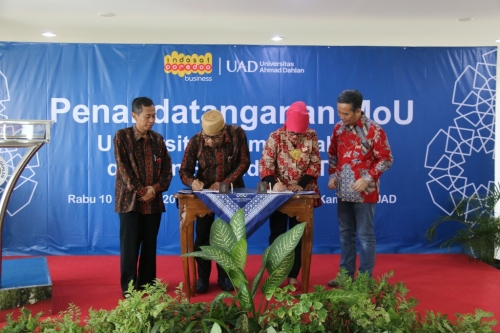 uad_teken_mou_dengan_indosat_ooredoo_3.jpg