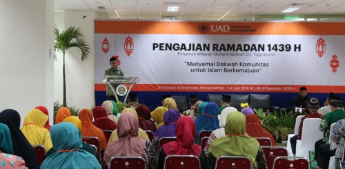 uad_tuan_rumah_pengajian_ramadan_pwm_diy_1439_h.jpg